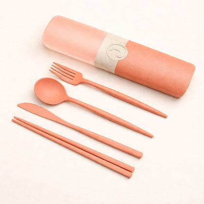 Coral-colored cutlery set with roll-up case